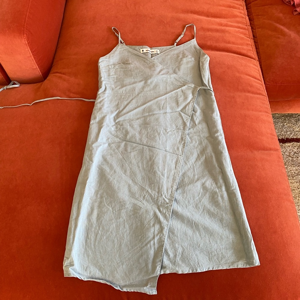 The Editor’s Market linen wrap dress, size M/6, baby blue